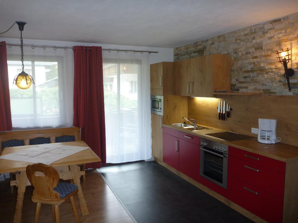 Gaestehaus Guggomos "Das Allgaeustyle" Füssen Стая снимка