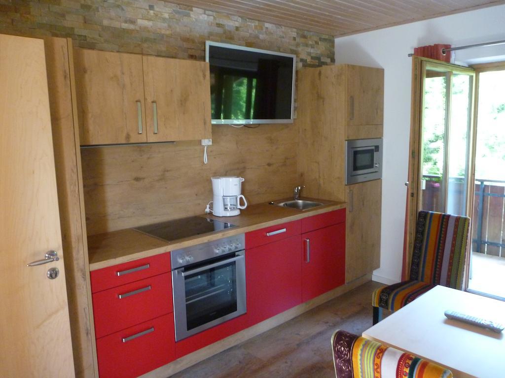 Gaestehaus Guggomos "Das Allgaeustyle" Füssen Стая снимка